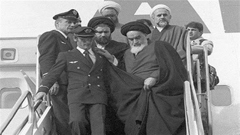 O retorno do Al-Imam Al-Khomeini (K.S.) ao Irã para a lideração da revolução.