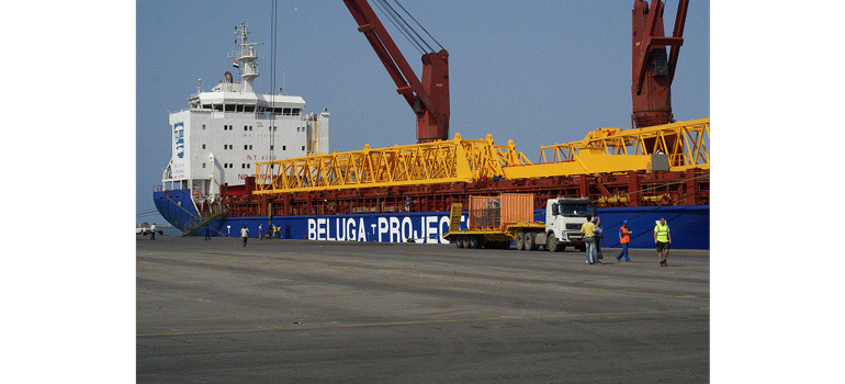 ائتلاف مدعی شد: توقیف یک کشتی مرتبط با ایران در بندر الحدیده یمن