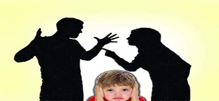 مشاجره در حضور فرزندان ممنوع,تاثیر دعوای والدین بر کودکان