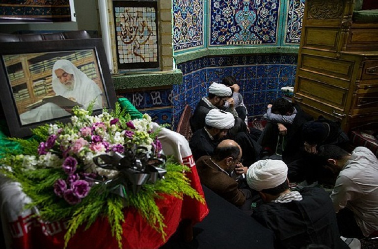 مجلس سوگواری در مسجد