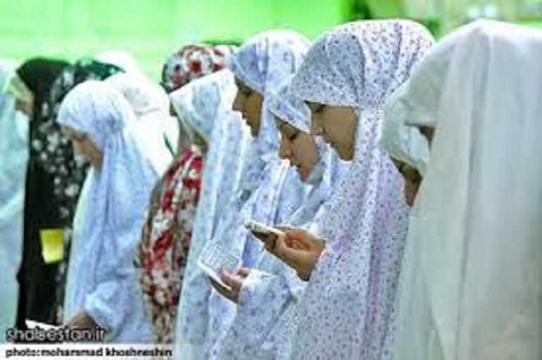 پوشش زن در نماز