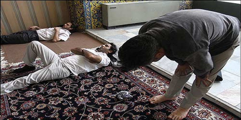 خوابیدن در مسجد