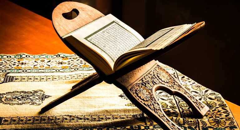  تلاوت آیات قرآن سبب عاقبت به خیری