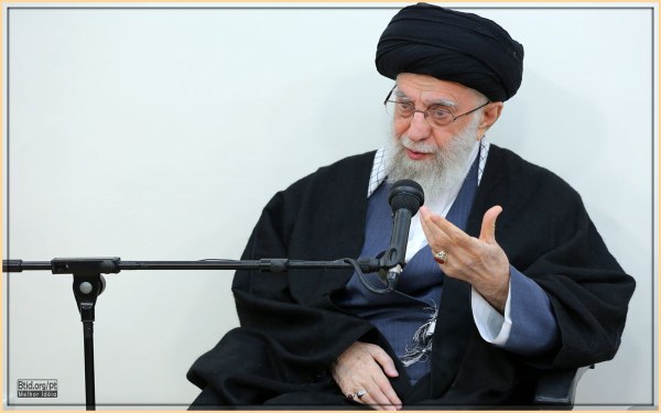Imam Khomeini Uma figura notável que não pode ser apagada da memória da história