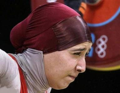 حجاب اسلامی بانوی وزنه بردار در المپیک2012 لندن