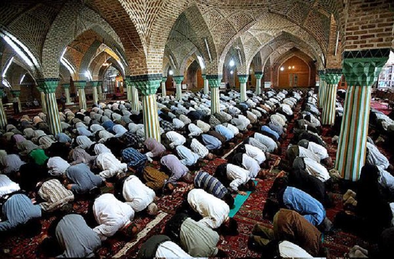 حکم ستون های مسجد در نماز جماعت
