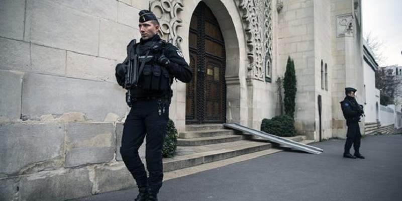 دولت فرانسه عامل اسلام هراسی