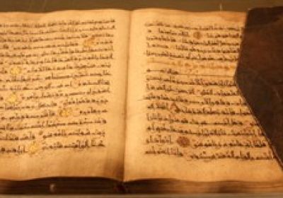 تعویض قرآن های فرسوده با نو در نمایشگاه بین المللی قرآن