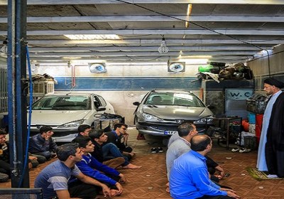 قطع نماز بخاطر ادای دین و وصل برق قطع شده نماز