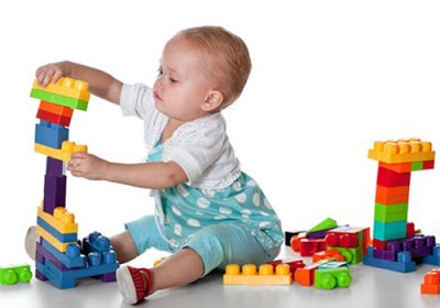 اسباب بازی متناسب با سن بچه شما 