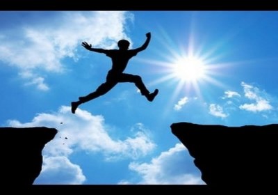 دختری با قد بلند هستم اعتماد به نفس
