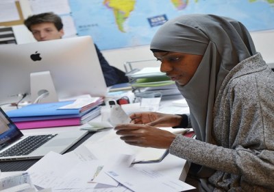قرآن و پوشیدن موی سر برای بانوان مسلمان حجاب زن مسلمان