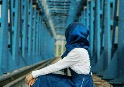 دختر غمگین دختر تنها